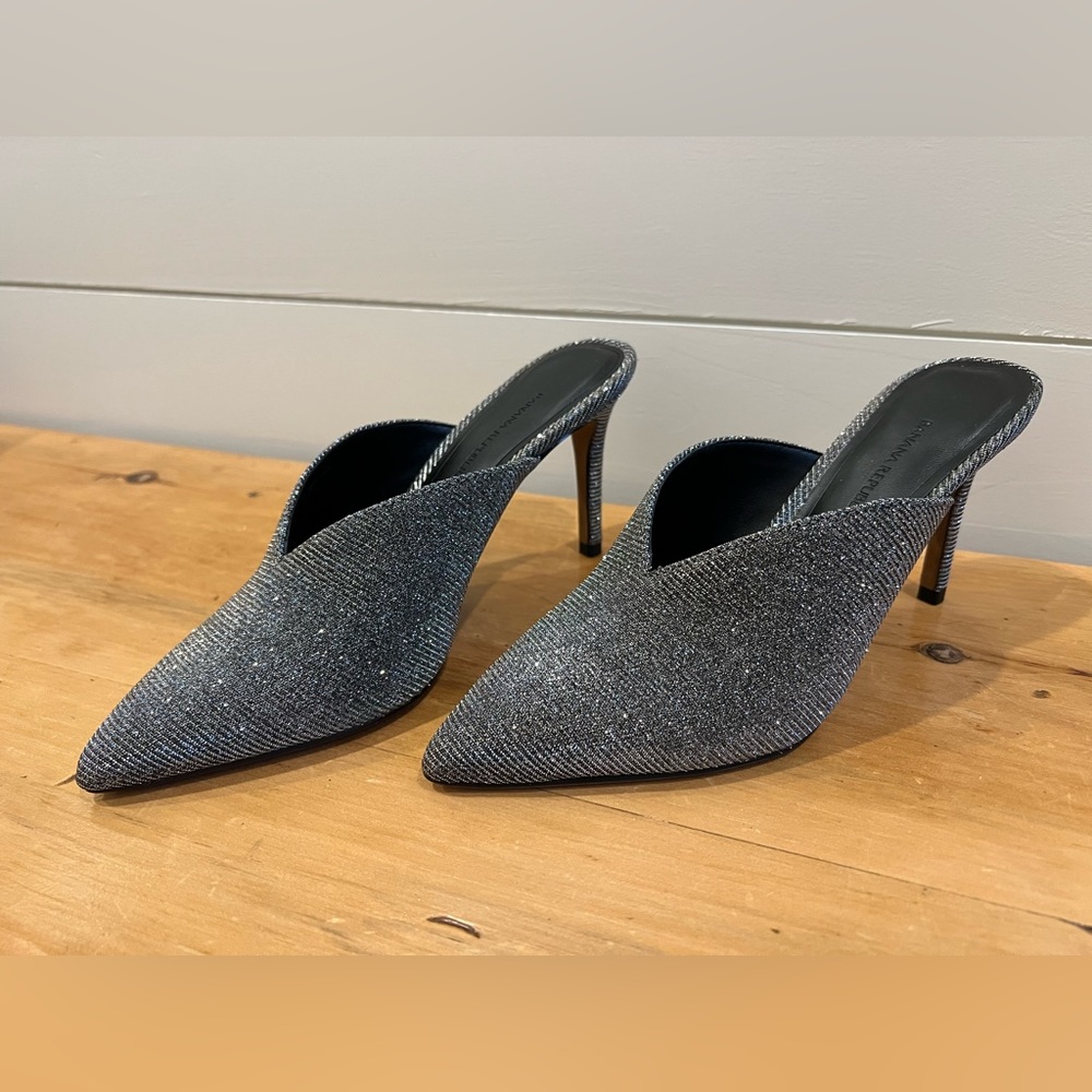 Banana Republic 6.5 Deep Vamp Pump Mule New in box glitter sparkle